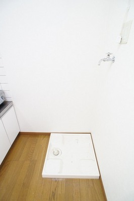 Other. Indoor Laundry Storage ☆