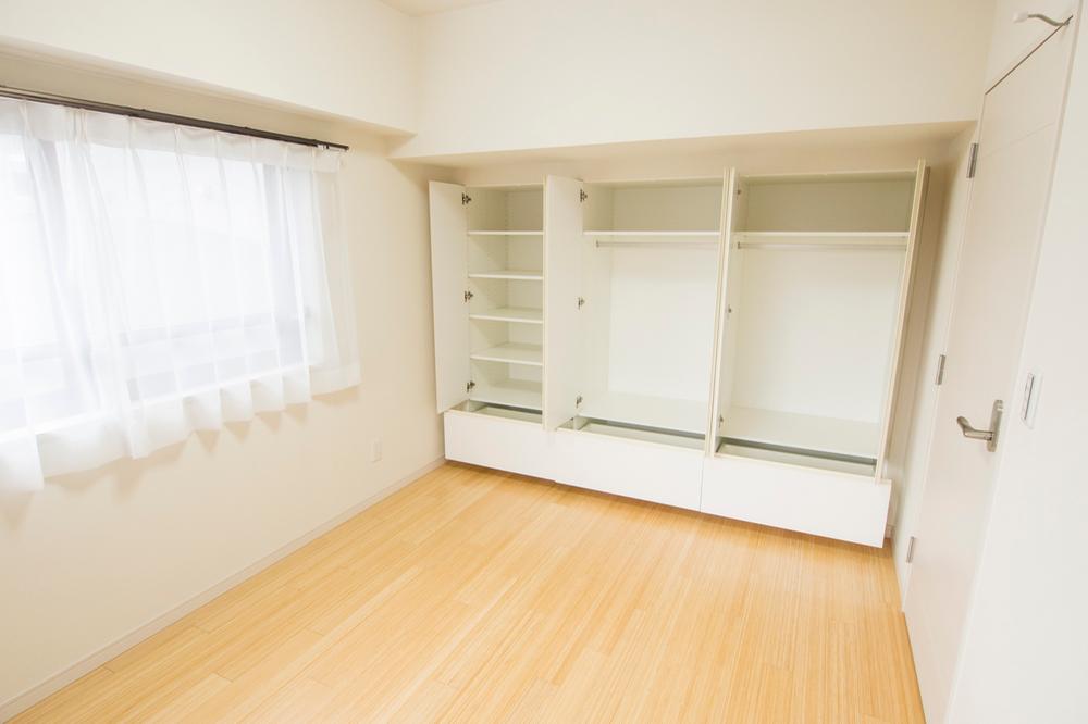 Non-living room. Indoor (12 May 2013) Shooting