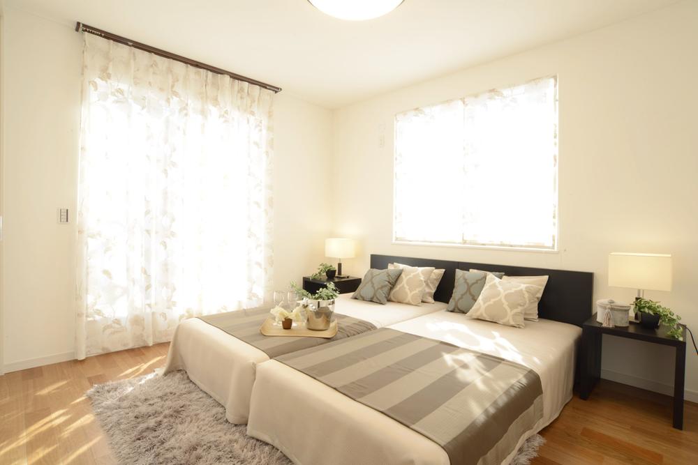 Non-living room. The main bedroom (11 May 2013) Shooting