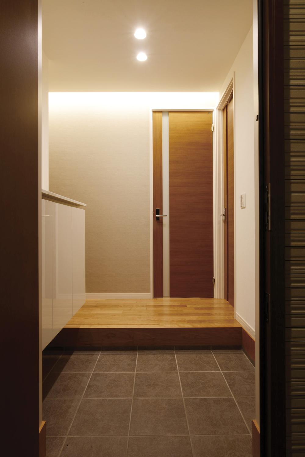 Entrance. Entrance (November 2013) Shooting