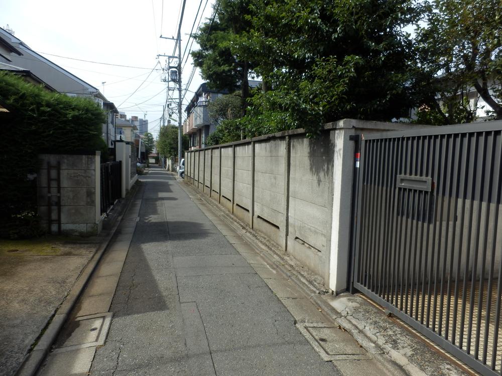 Local photos, including front road. Local (10 May 2013) Shooting