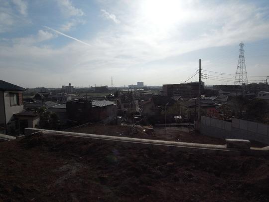 Local land photo. Construction work has been completed. Sunshine can not be blocked is dazzling