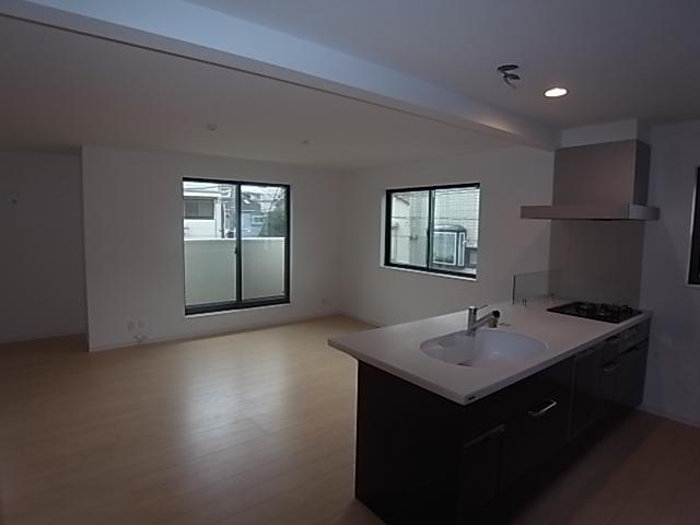 Same specifications photos (living)