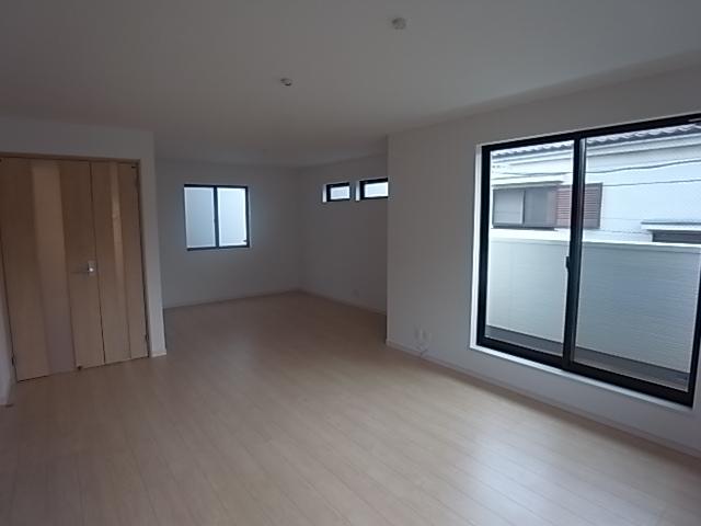 Same specifications photos (living)