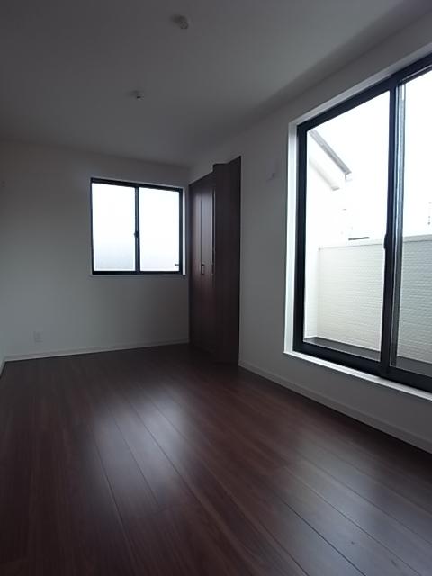 Same specifications photos (Other introspection)