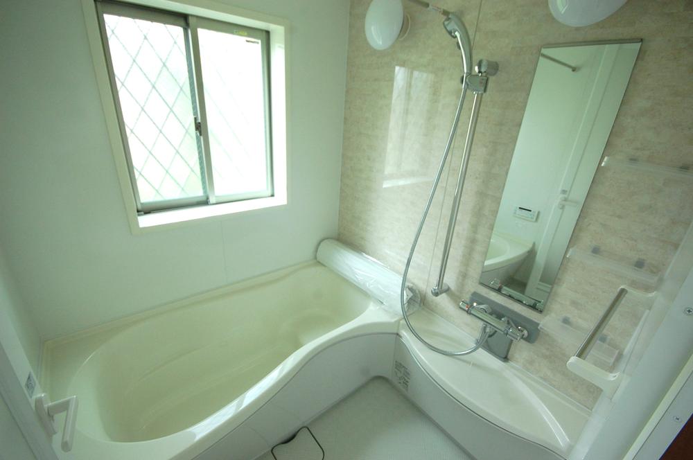 Same specifications photo (bathroom)
