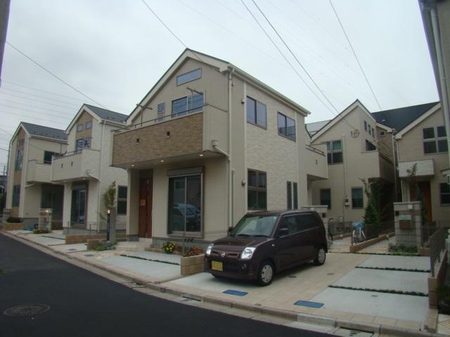 Local appearance photo. Local (10 May 2013) Shooting