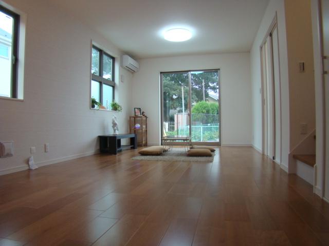 Living. Indoor (10 May 2013) Shooting F Building