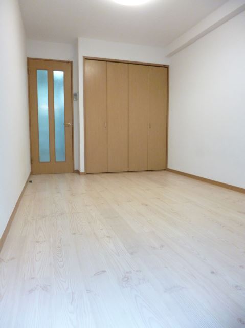 Living and room. This room was a valuable white.