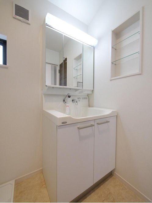 Wash basin, toilet. Same specifications