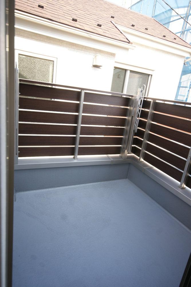 Balcony. It is a south-facing balcony