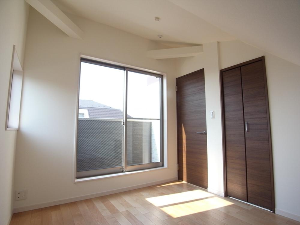 Non-living room. Indoor (11 May 2013) Shooting