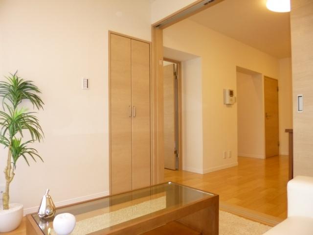 Non-living room. Western-style 1