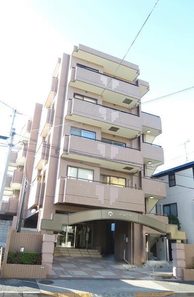 Local appearance photo. 1997 Built in free audio three inn