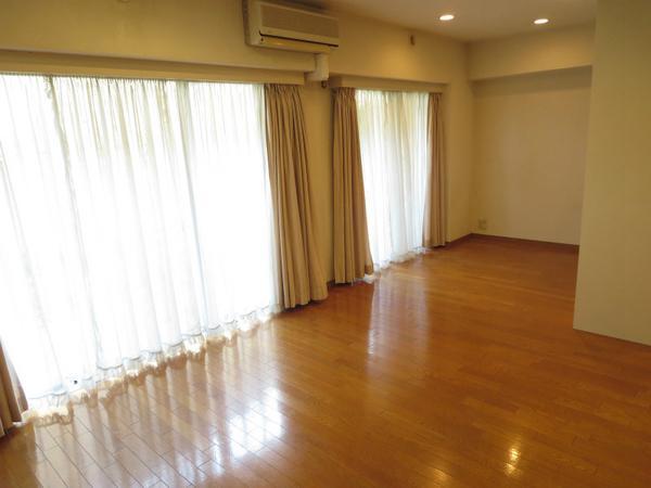 Living. The rooms are very clean your