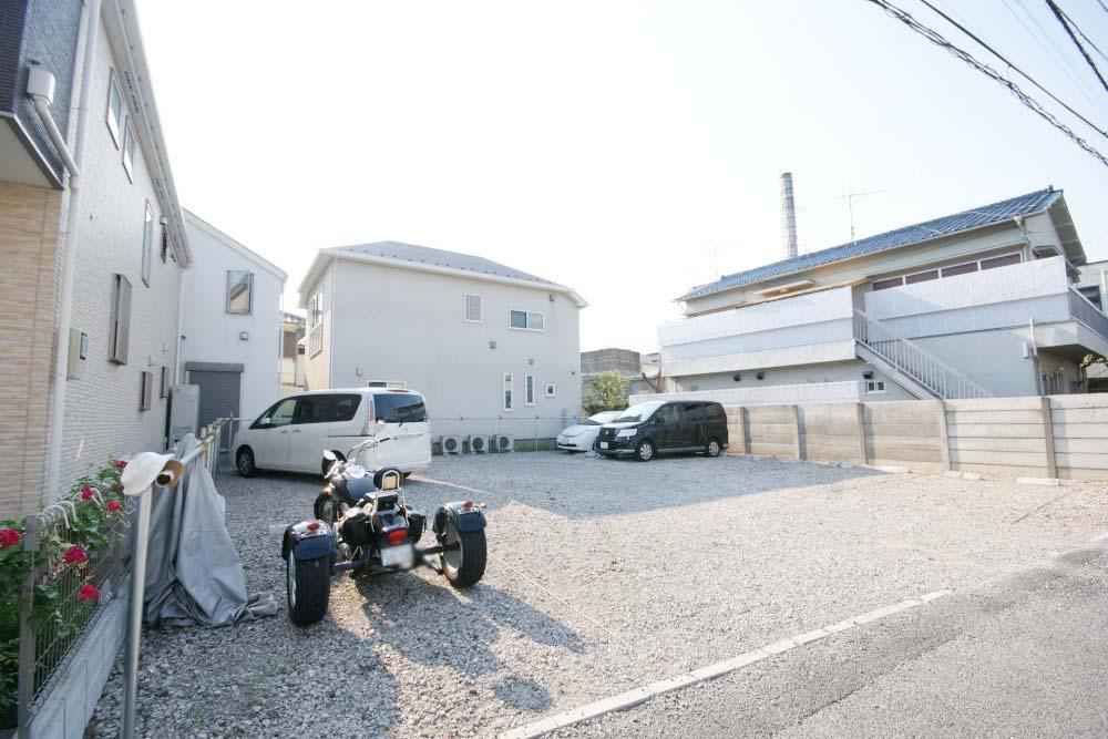 Local land photo. There are no tall buildings around. 