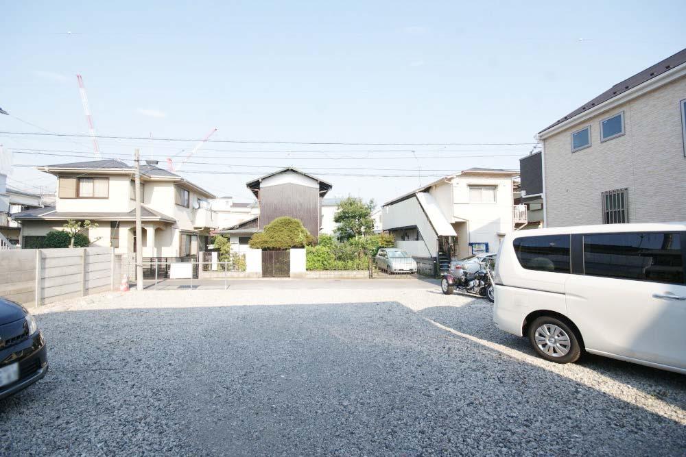 Local land photo. It is spacious streets. 