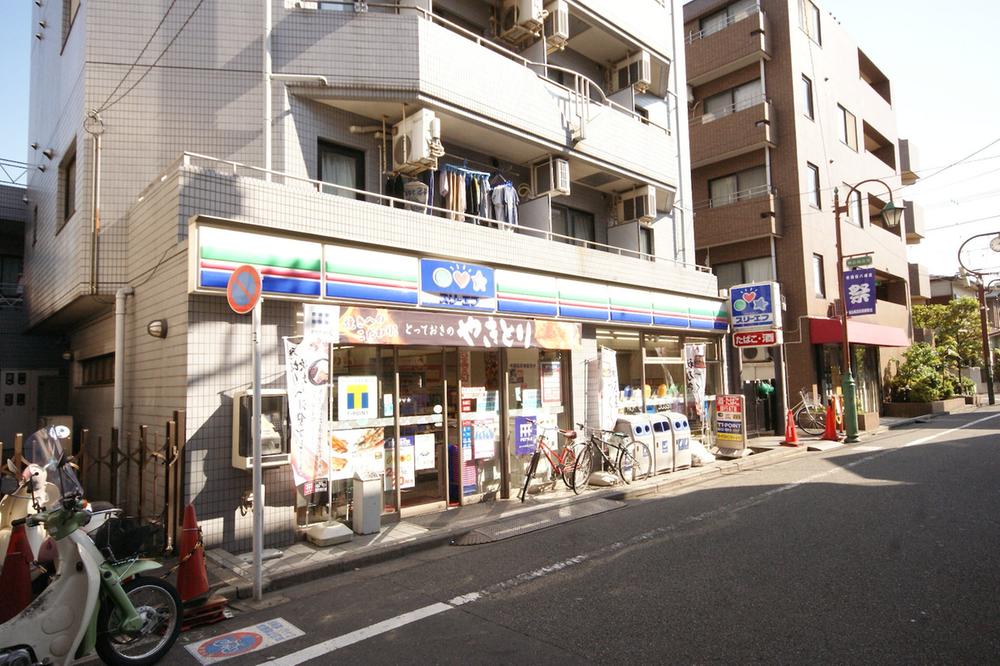 Convenience store. Three F 394m to Setagaya Umegaoka shop