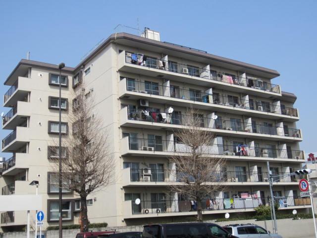 Local appearance photo. Local (10 May 2013) Shooting