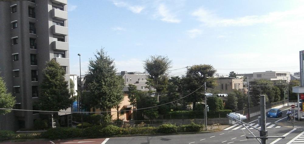 View photos from the dwelling unit. View from the site (October 2013) Shooting