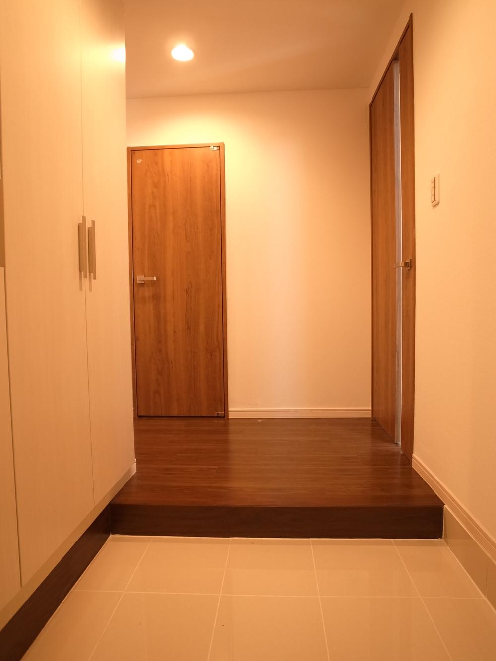 Entrance. Tall size shoe box