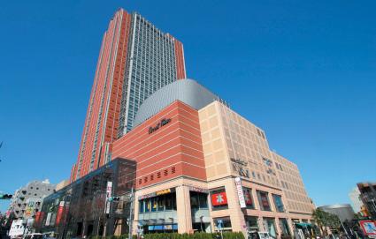 Shopping centre. New symbol tower of Sangenjaya was born by 800m redevelopment business to Carrot Tower. Outlook space free positioned as Setagaya Kumin Kaikan second annex on the 26th floor. Fuji and Tanzawa, You can enjoy the Tokyo western view and night view.