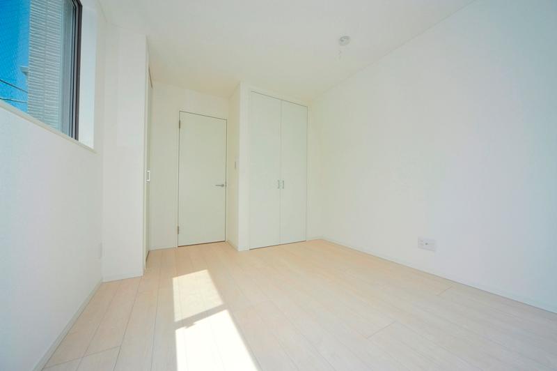 Other Equipment. Providing a housing to all the living room, As long as you have taken the lighting possible.