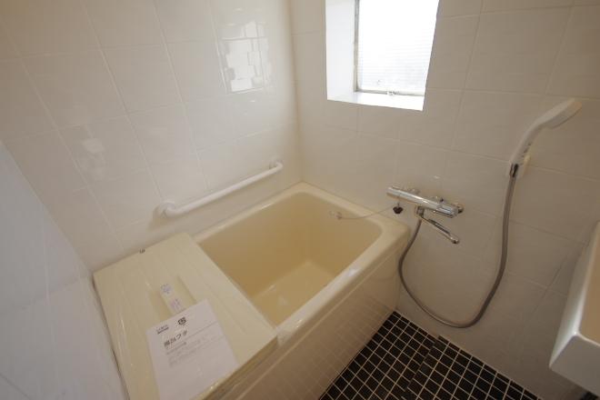 Bathroom. Indoor (11 May 2013) Shooting