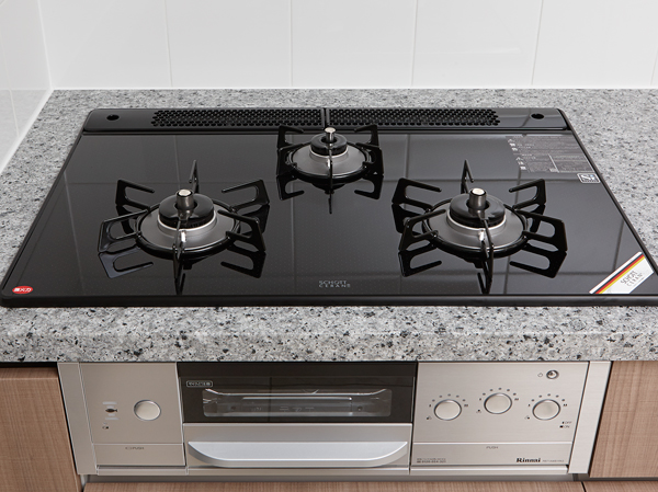 Interior.  [Schott glass top stove] Stove of Silver face adopts effortless shot manufactured by glass top of the German strong and care.