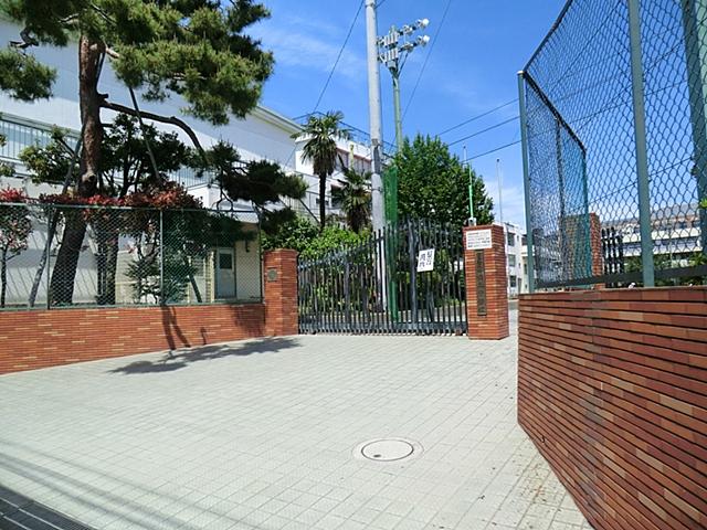 Junior high school. 901m to Setagaya Ward Midorigaoka Junior High School