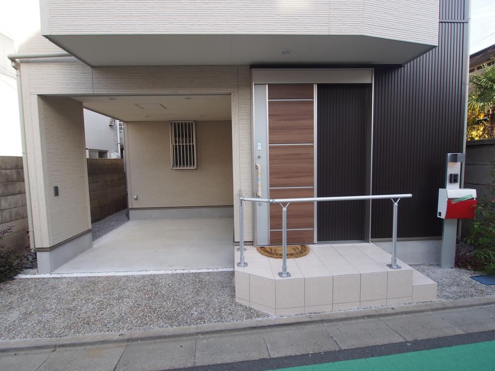 Parking lot. Local (12 May 2013) Shooting