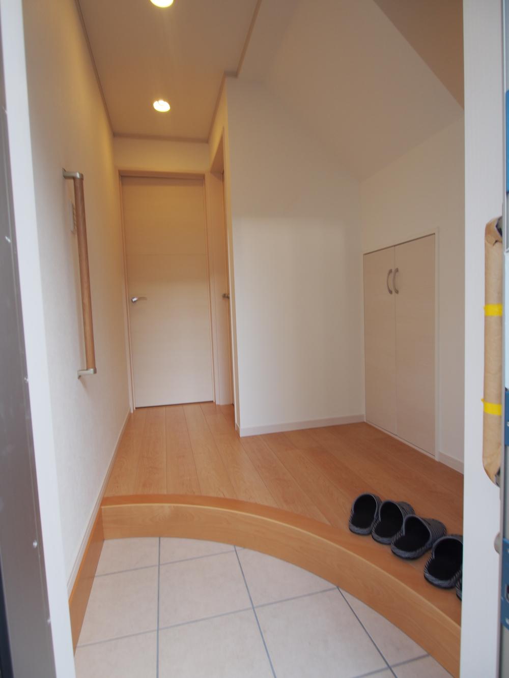 Entrance. Local (12 May 2013) Shooting