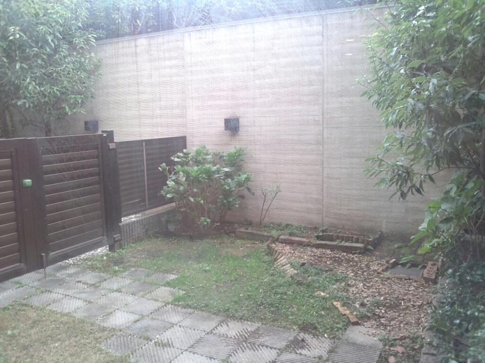 Garden. Local (11 May 2013) Shooting