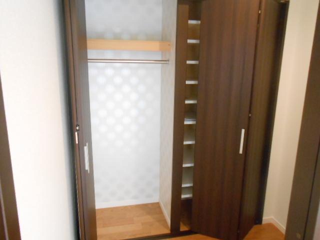 Entrance. Yotsuya eaves fifth Kyodo City Corporation