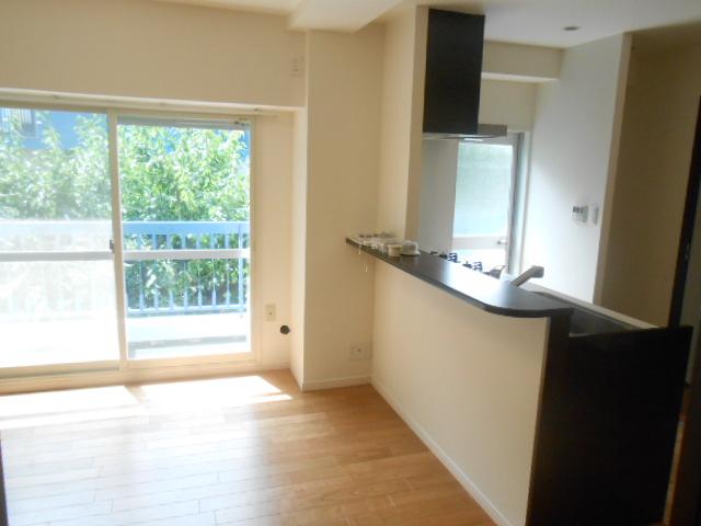 Living. Yotsuya eaves fifth Kyodo City Corporation