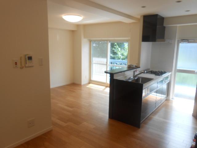 Living. Yotsuya eaves fifth Kyodo City Corporation