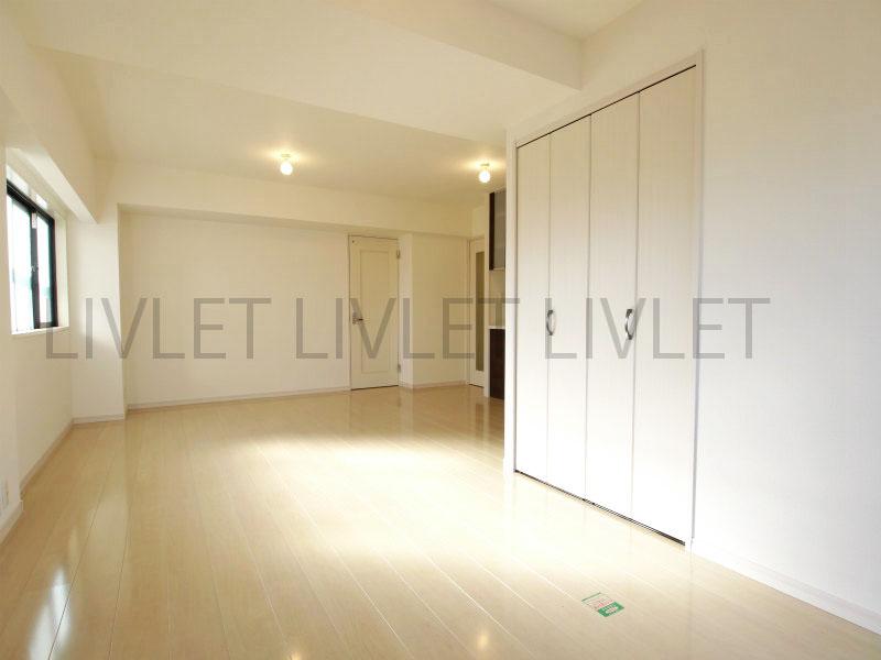 Living. Indoor (11 May 2013) Shooting