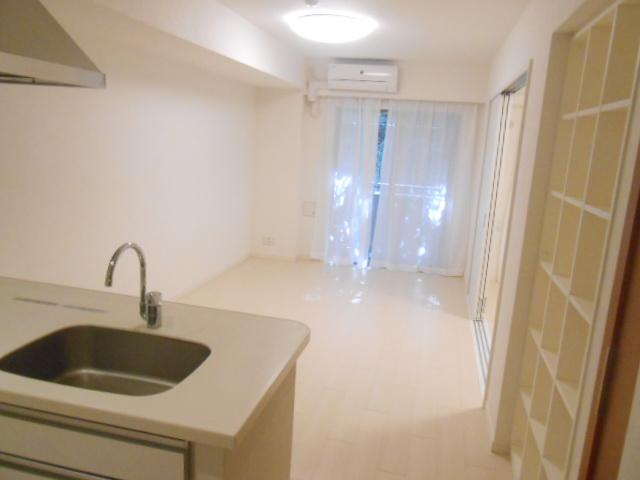 Living. Day God duo stage Kamikitazawa