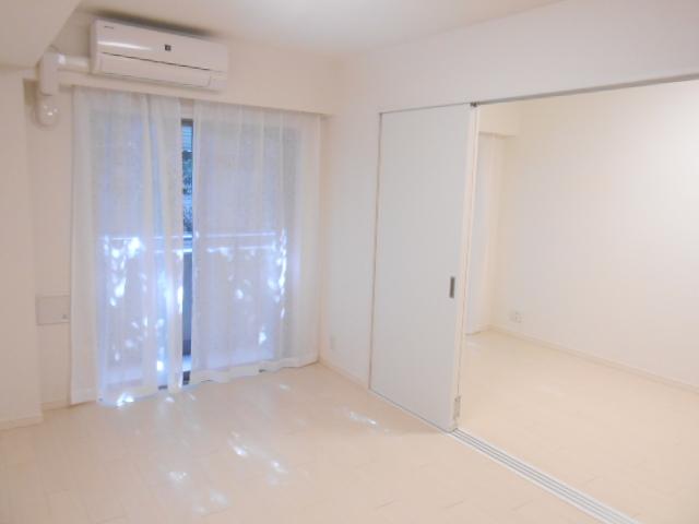 Living. Day God duo stage Kamikitazawa