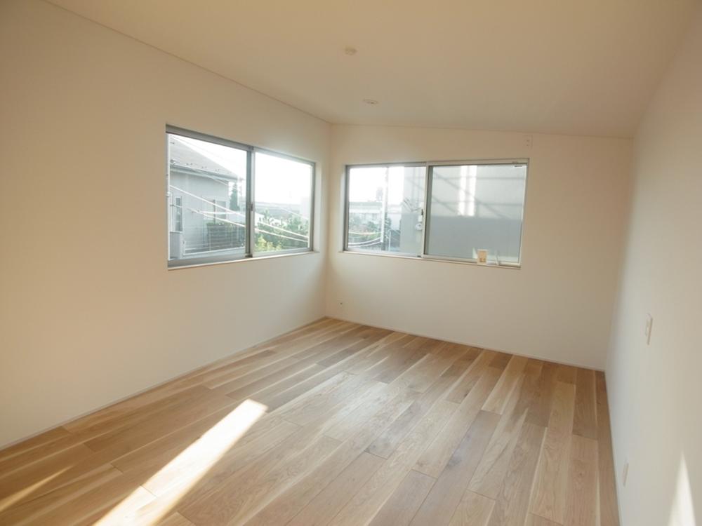 Non-living room. Indoor (11 May 2013) Shooting