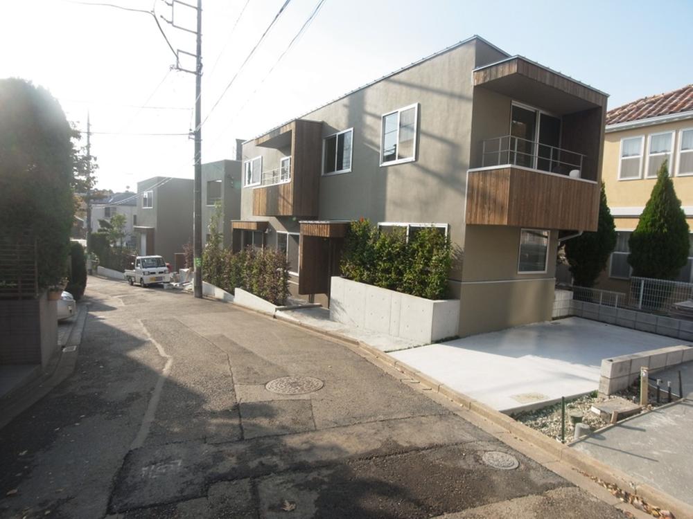 Local photos, including front road. Local (11 May 2013) Shooting