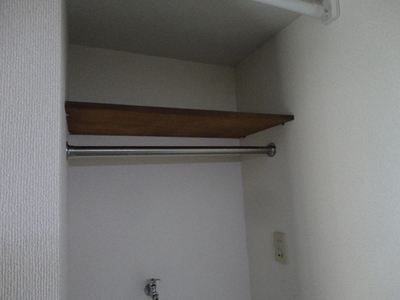 Other Equipment. ☆ It puts such as washing machine the top of the shelf detergent