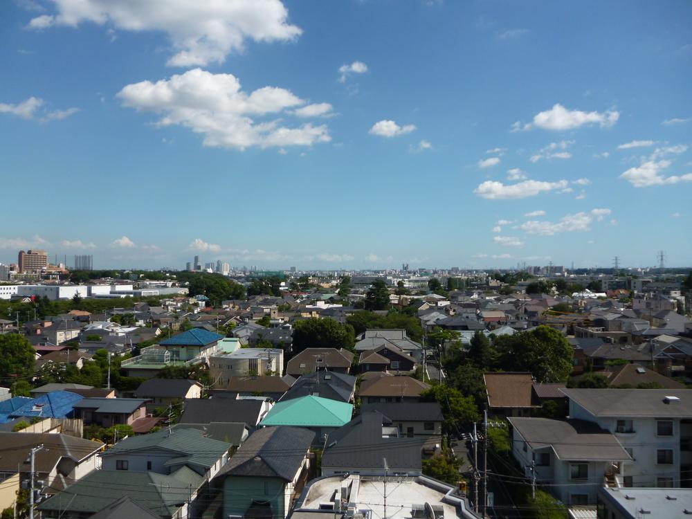 View photos from the dwelling unit. Indoor (10 May 2013) Shooting