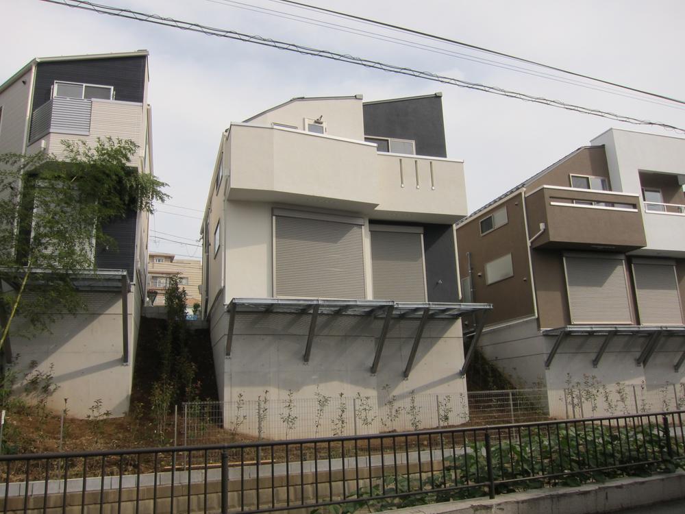 Local appearance photo. Local (11 May 2013) Shooting