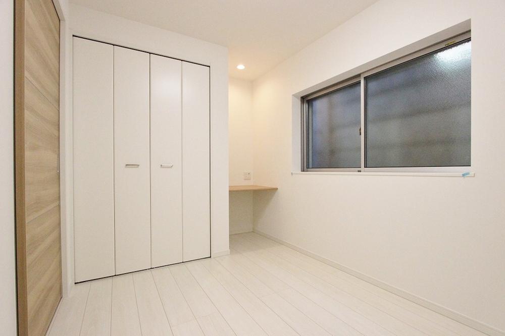 Non-living room. Indoor (12 May 2013) Shooting