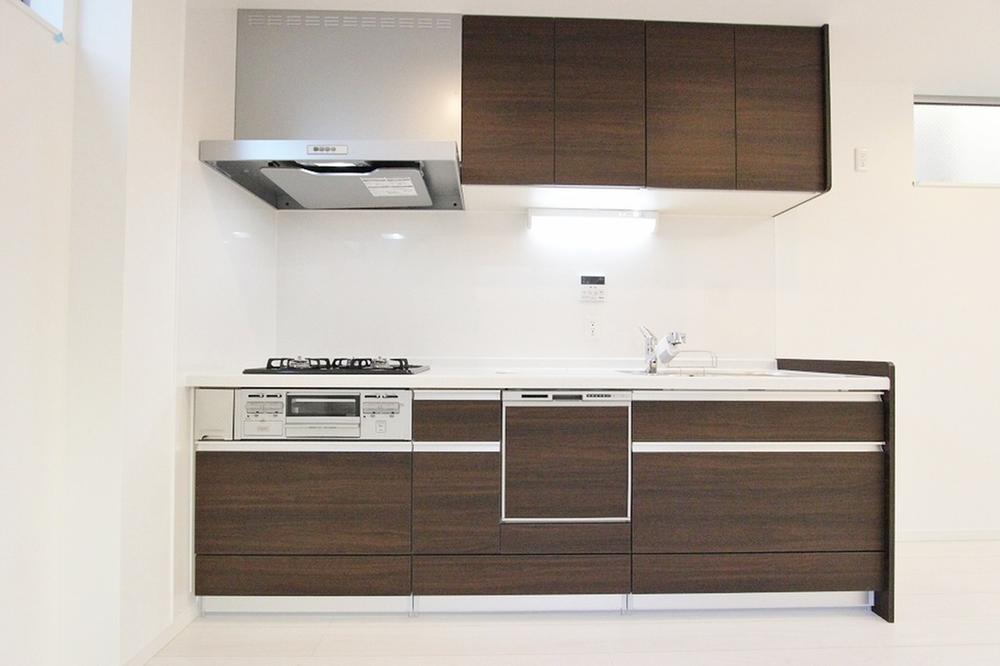 Kitchen. Indoor (12 May 2013) Shooting