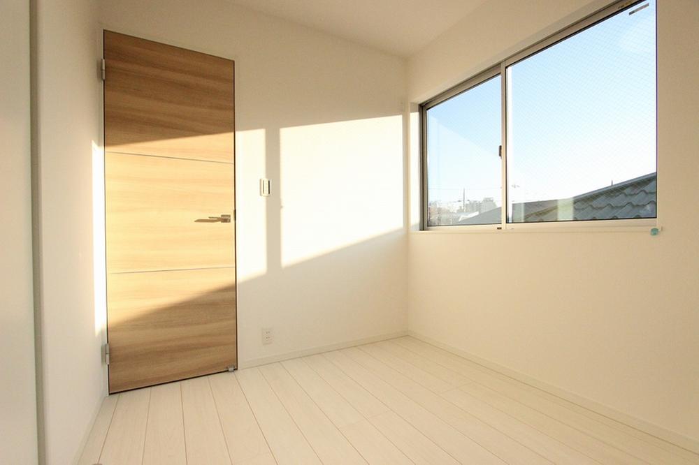 Non-living room. Indoor (12 May 2013) Shooting