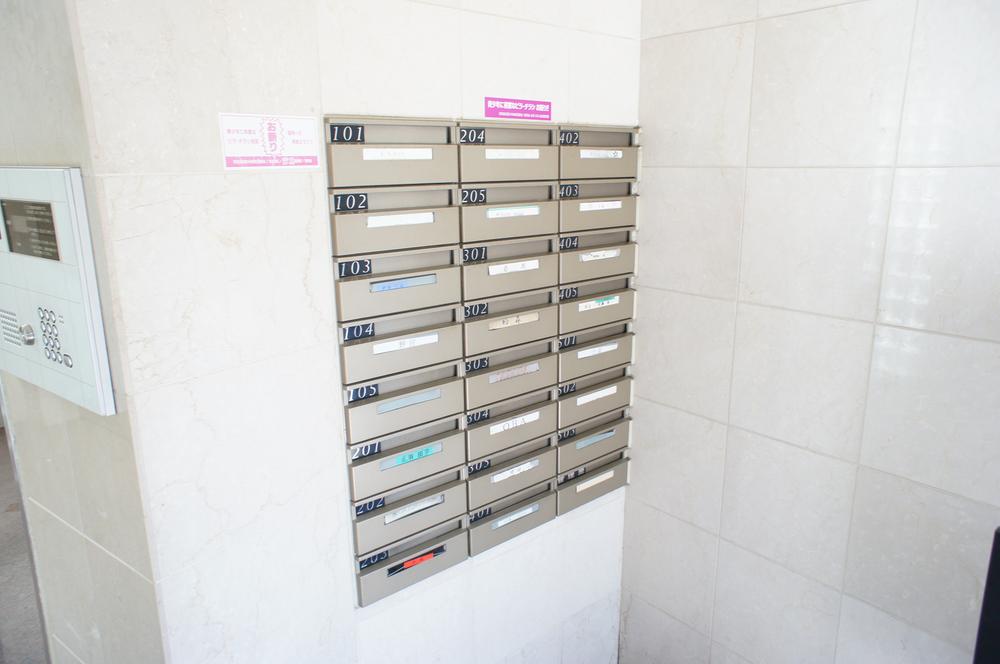 Entrance. Common areas