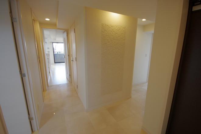 Entrance. Indoor (12 May 2013) Shooting