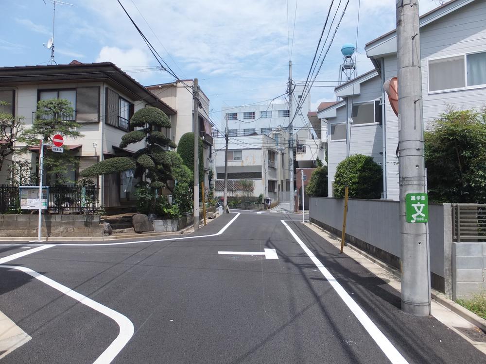 Local photos, including front road. Local (August 2013) Shooting